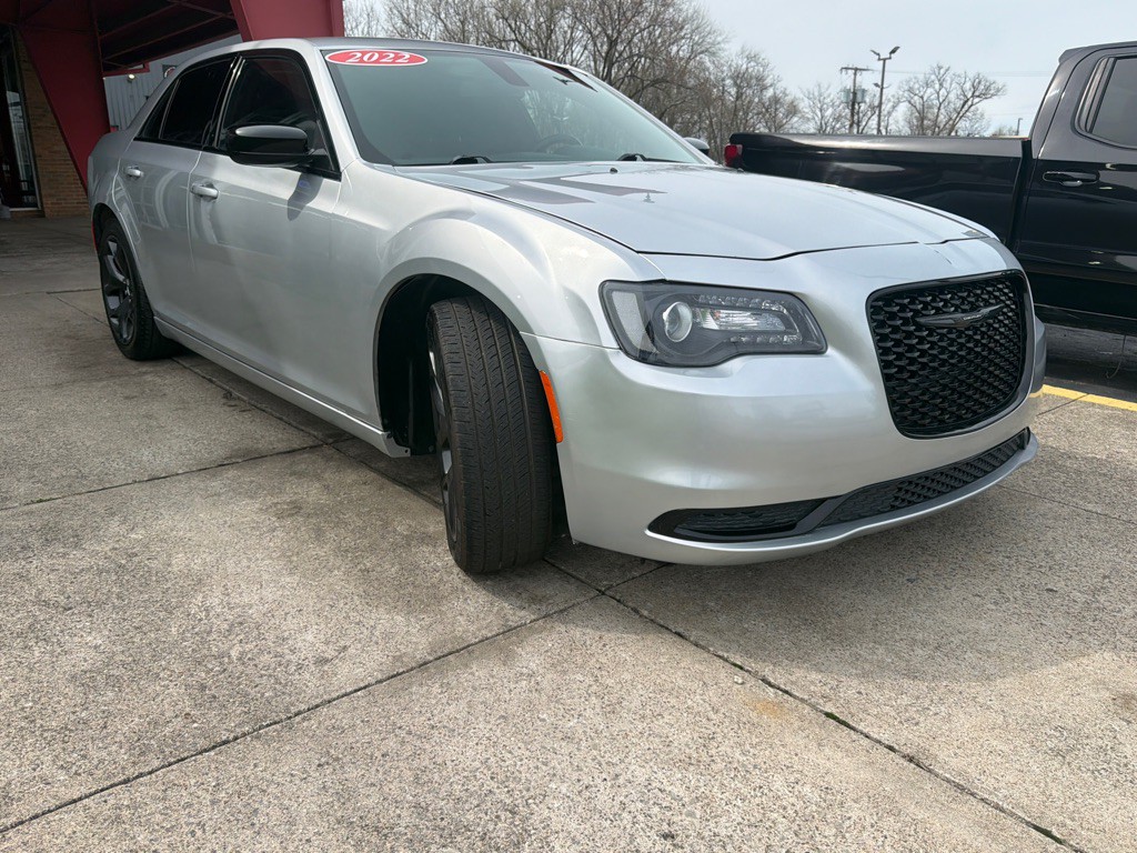 2022 Chrysler 300 Image 5
