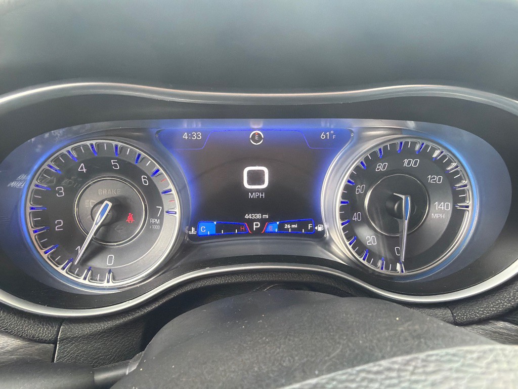 2022 Chrysler 300 Image 9