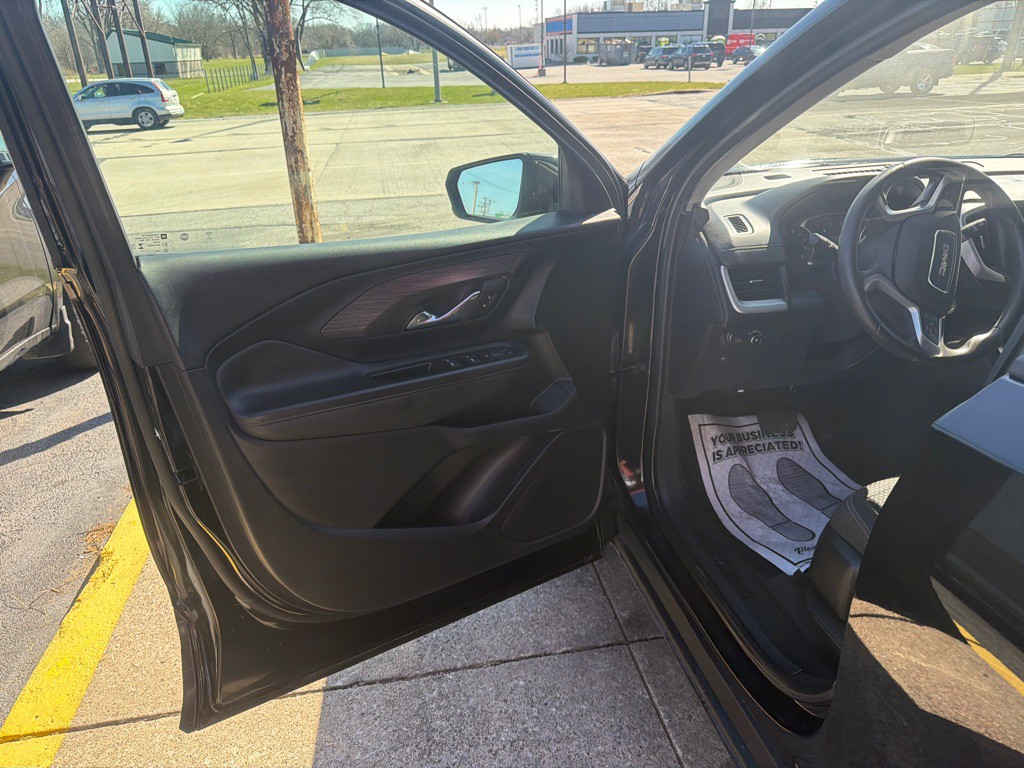 2023 GMC Terrain Image 8