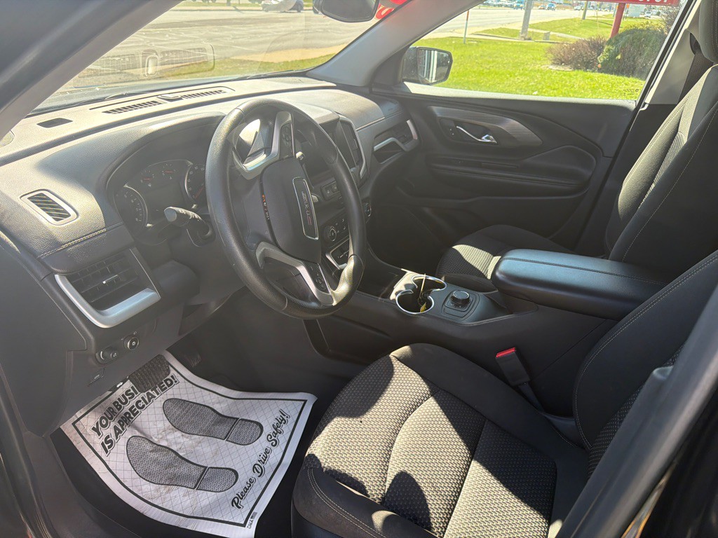 2023 GMC Terrain Image 9