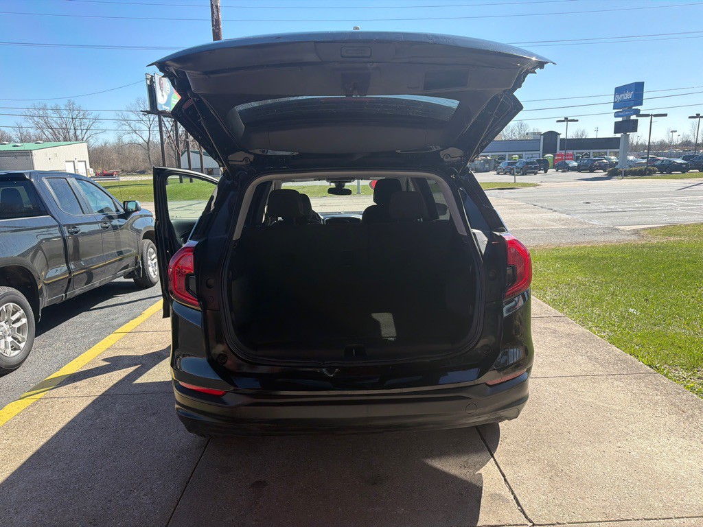 2023 GMC Terrain Image 15
