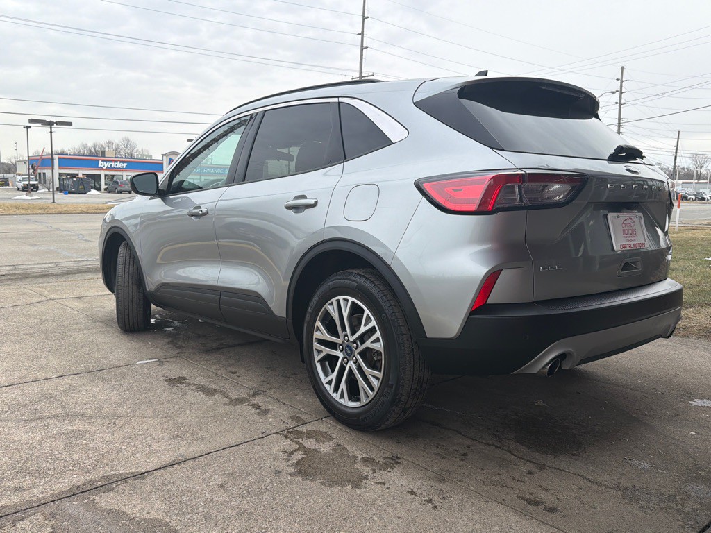 2022 Ford Escape Image 2