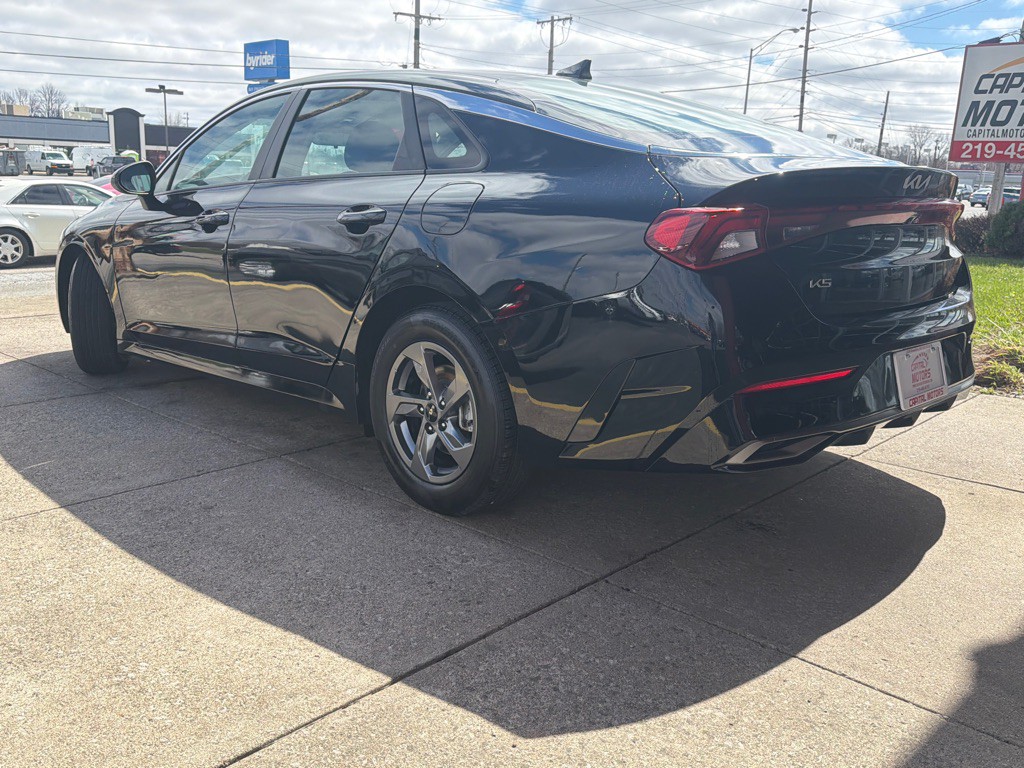 2023 Kia K5 Image 2