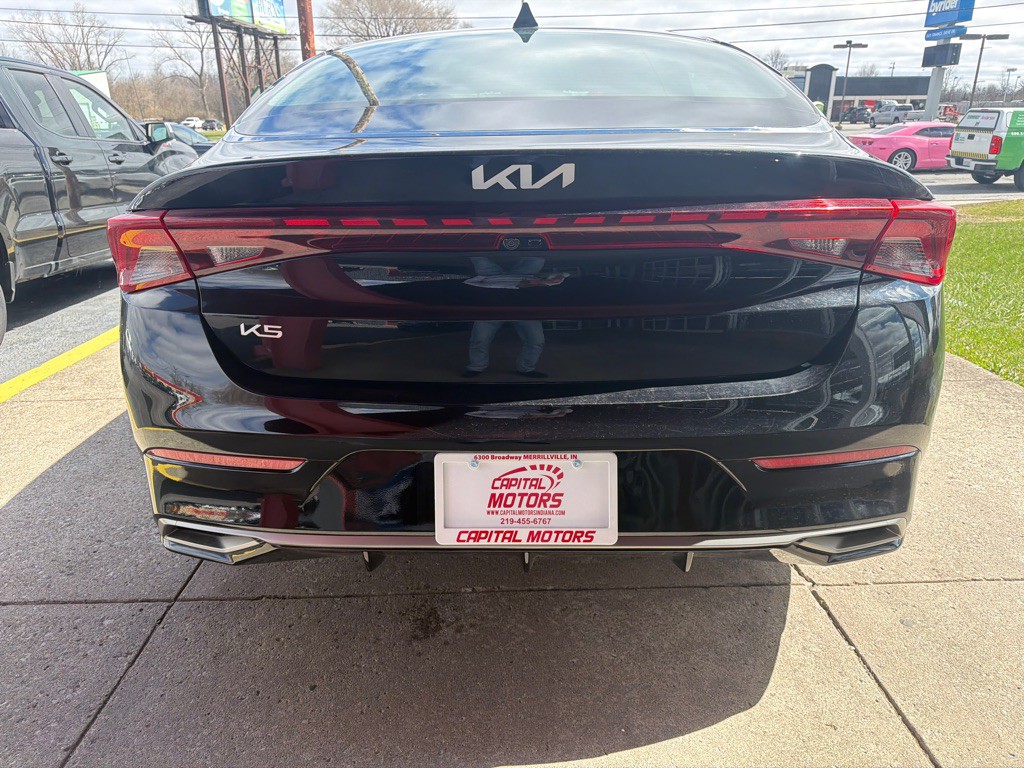 2023 Kia K5 Image 3