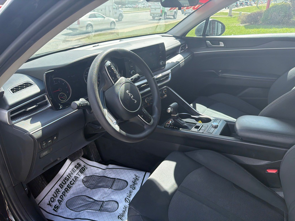 2023 Kia K5 Image 8