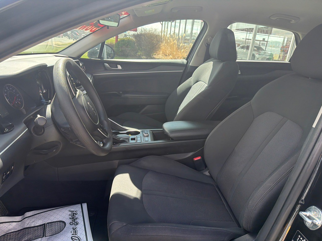 2023 Kia K5 Image 9