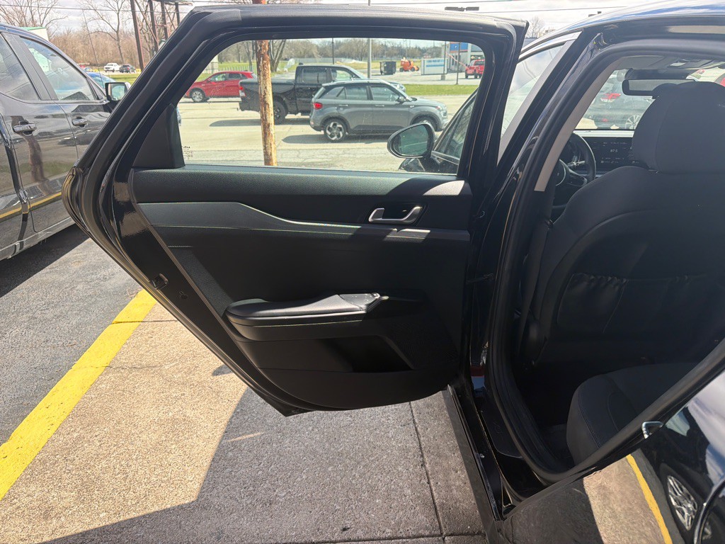 2023 Kia K5 Image 13