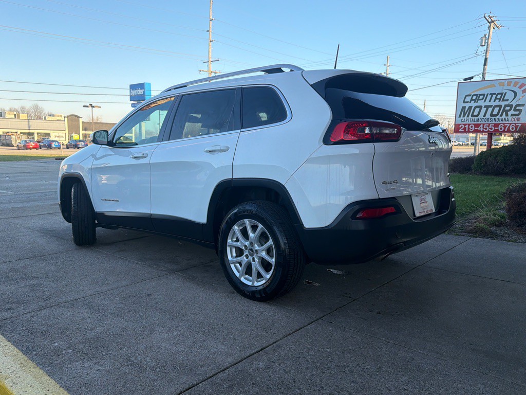 2017 Jeep Cherokee Image 2