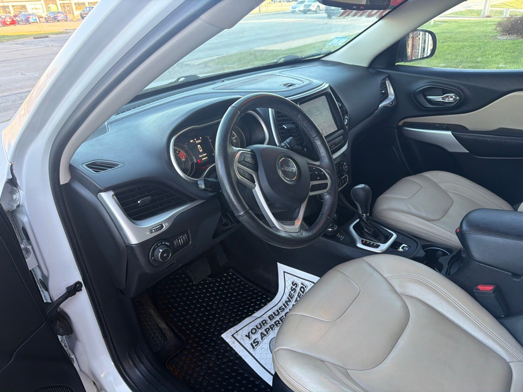 2017 Jeep Cherokee Image 8