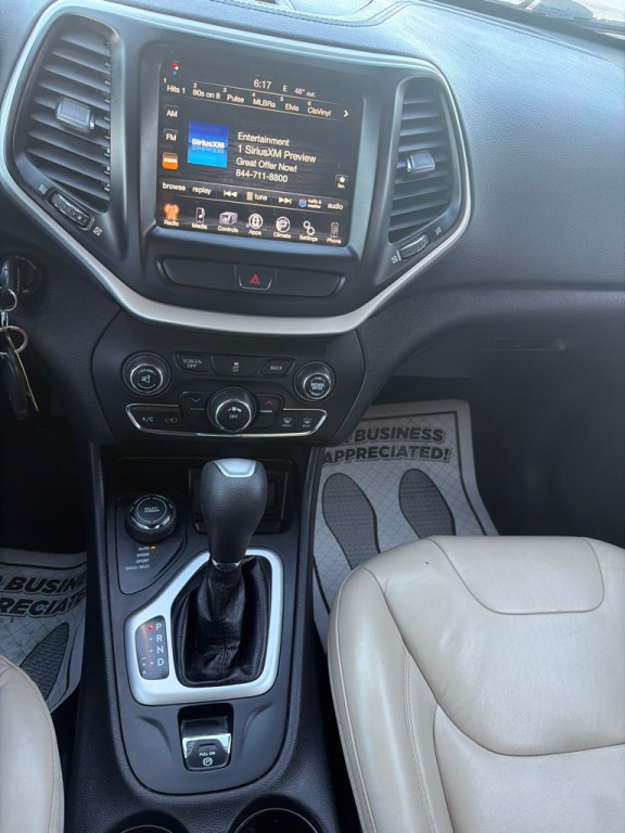 2017 Jeep Cherokee Image 12