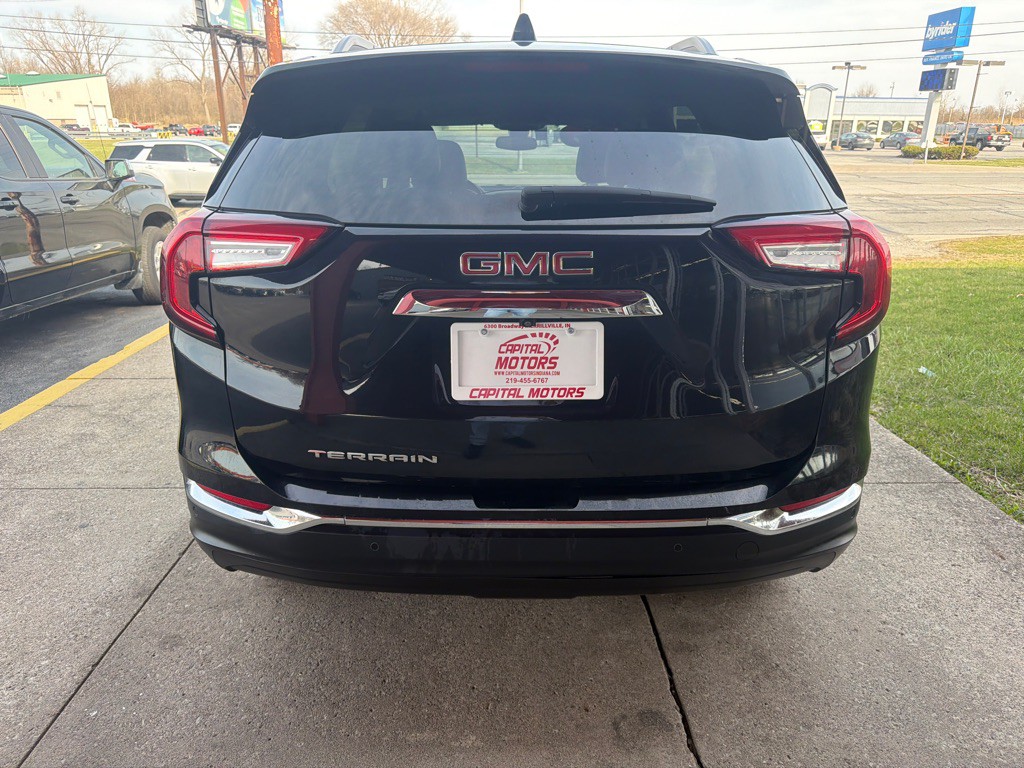 2023 GMC Terrain Image 3