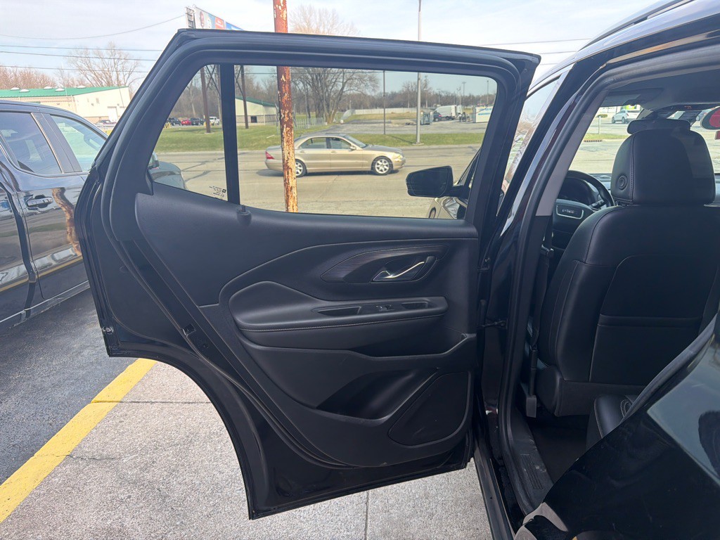 2023 GMC Terrain Image 13