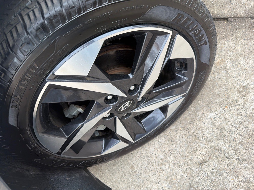 2023 Hyundai Elantra Image 7