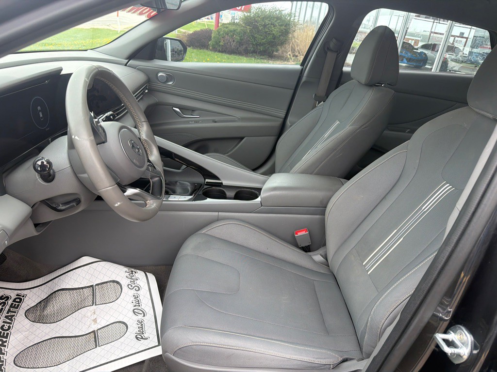 2023 Hyundai Elantra Image 9