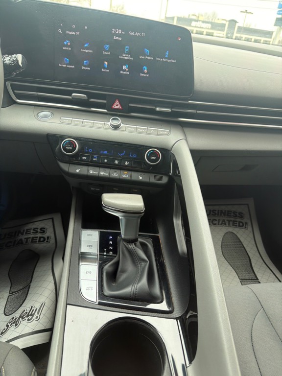 2023 Hyundai Elantra Image 11