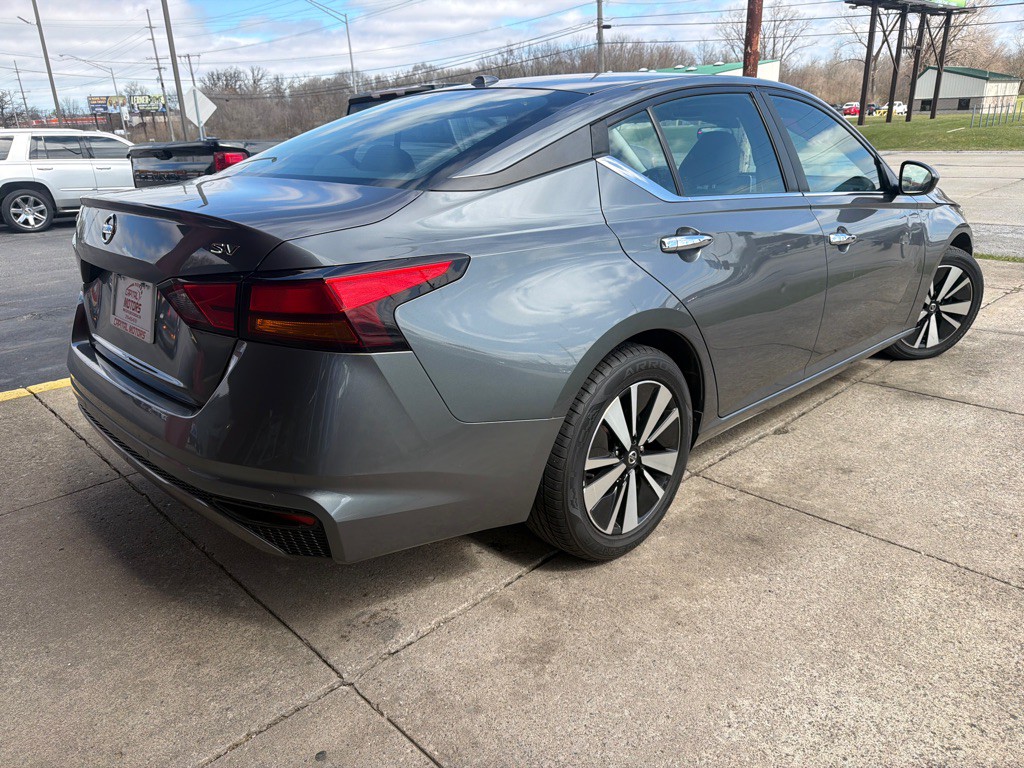 2021 Nissan Altima Image 4