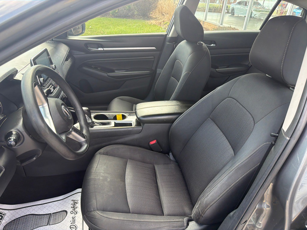 2021 Nissan Altima Image 10