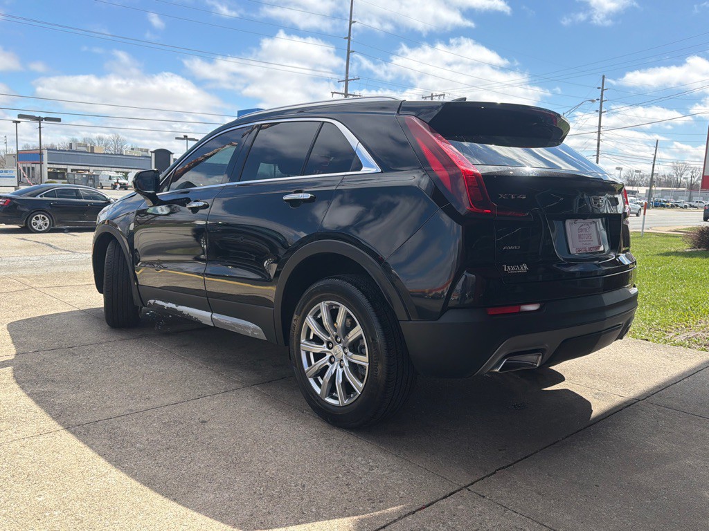 2023 Cadillac XT4 Image 2