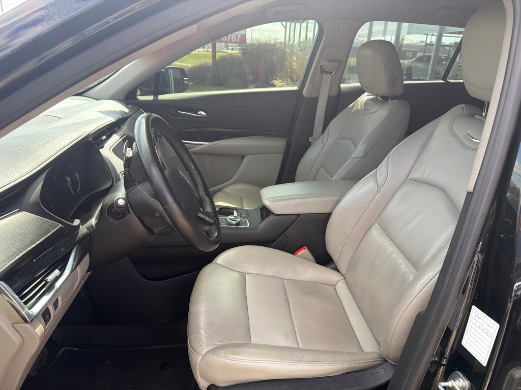 2023 Cadillac XT4 Image 10