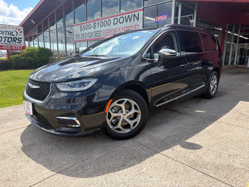 2023 Chrysler Pacifica Image 1