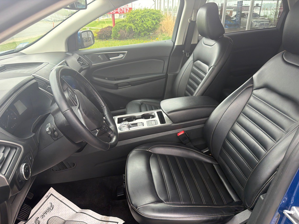 2023 Ford Edge Image 8