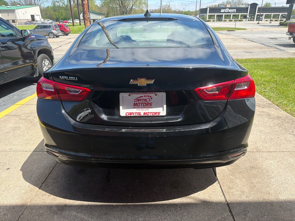 2022 Chevrolet Malibu Image 3