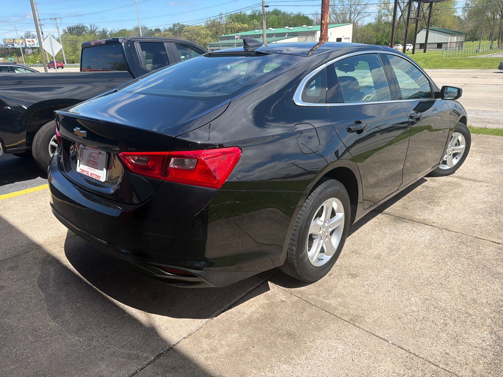 2022 Chevrolet Malibu Image 4