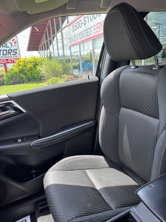 2022 Mitsubishi Outlander Image 11