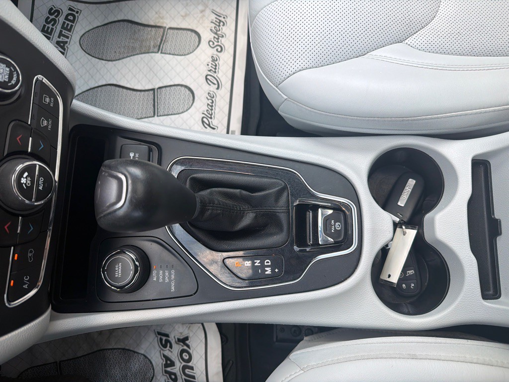 2020 Jeep Cherokee Image 9