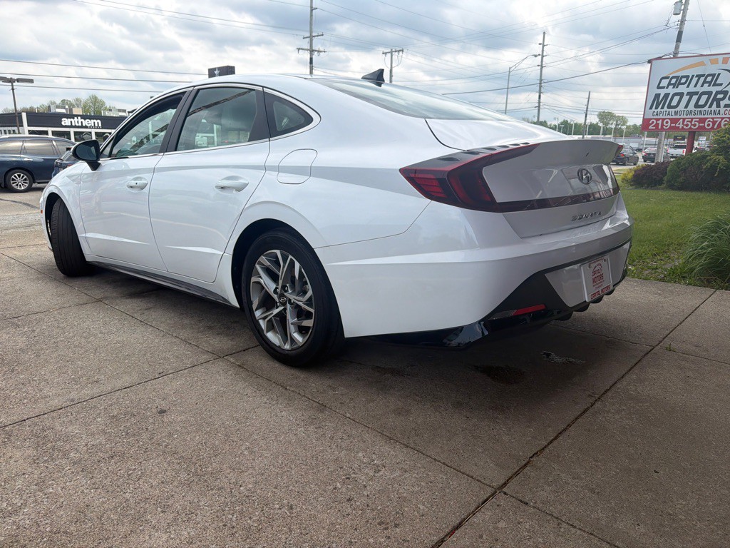 2023 Hyundai Sonata Image 2