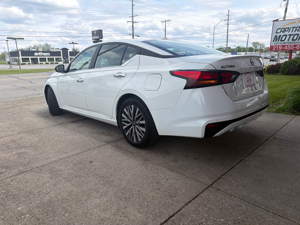 2025 Nissan Altima Image 2