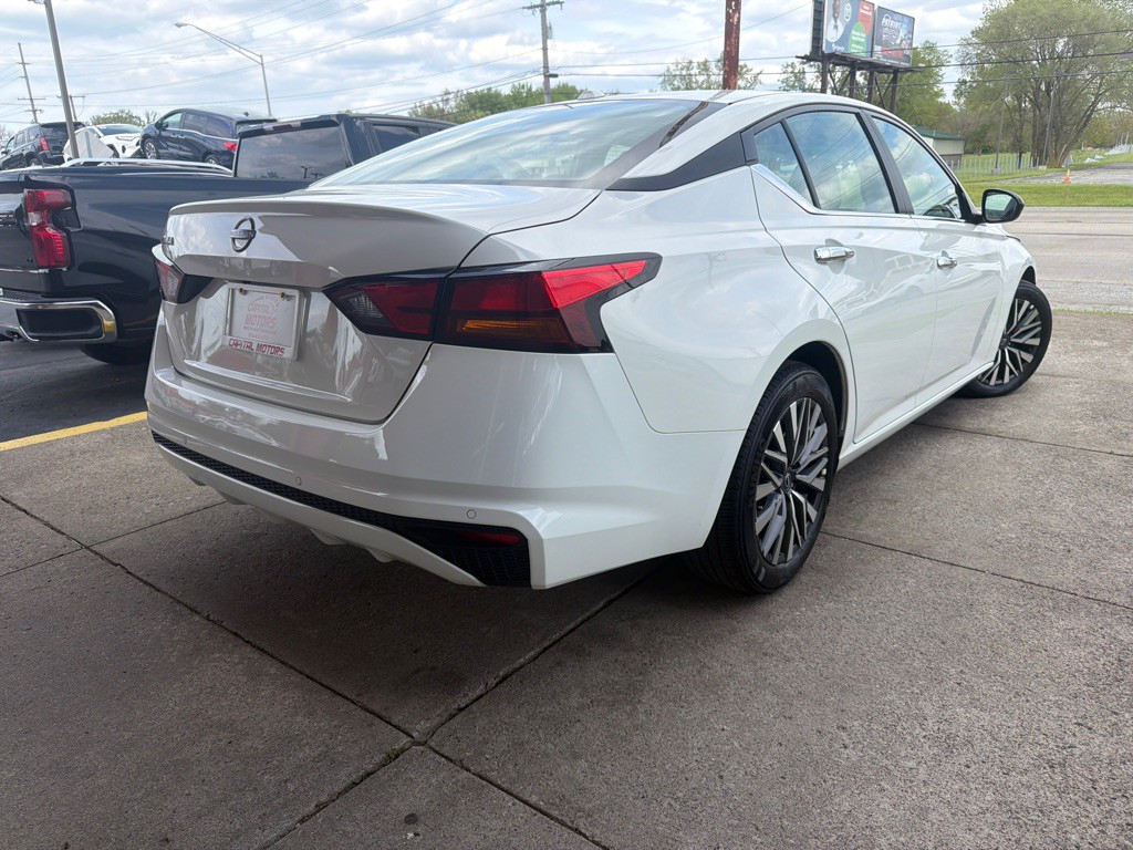 2025 Nissan Altima Image 4