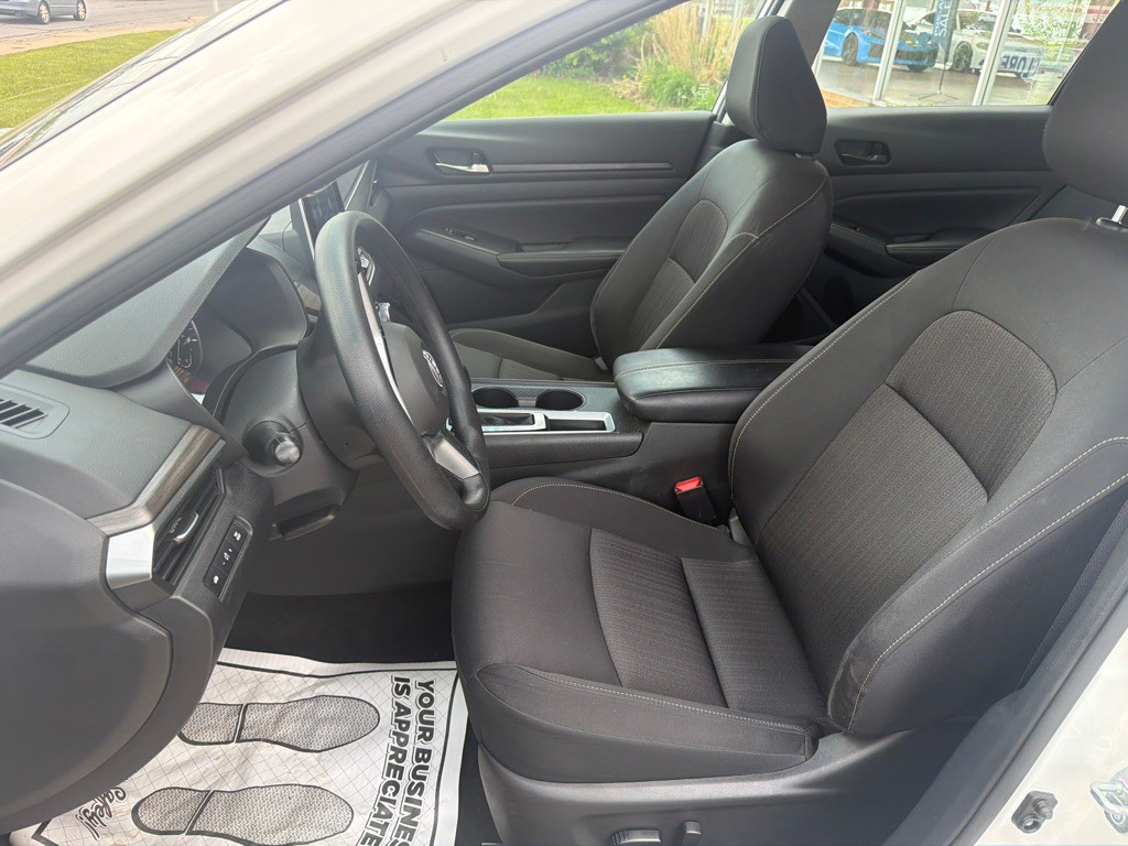 2025 Nissan Altima Image 9