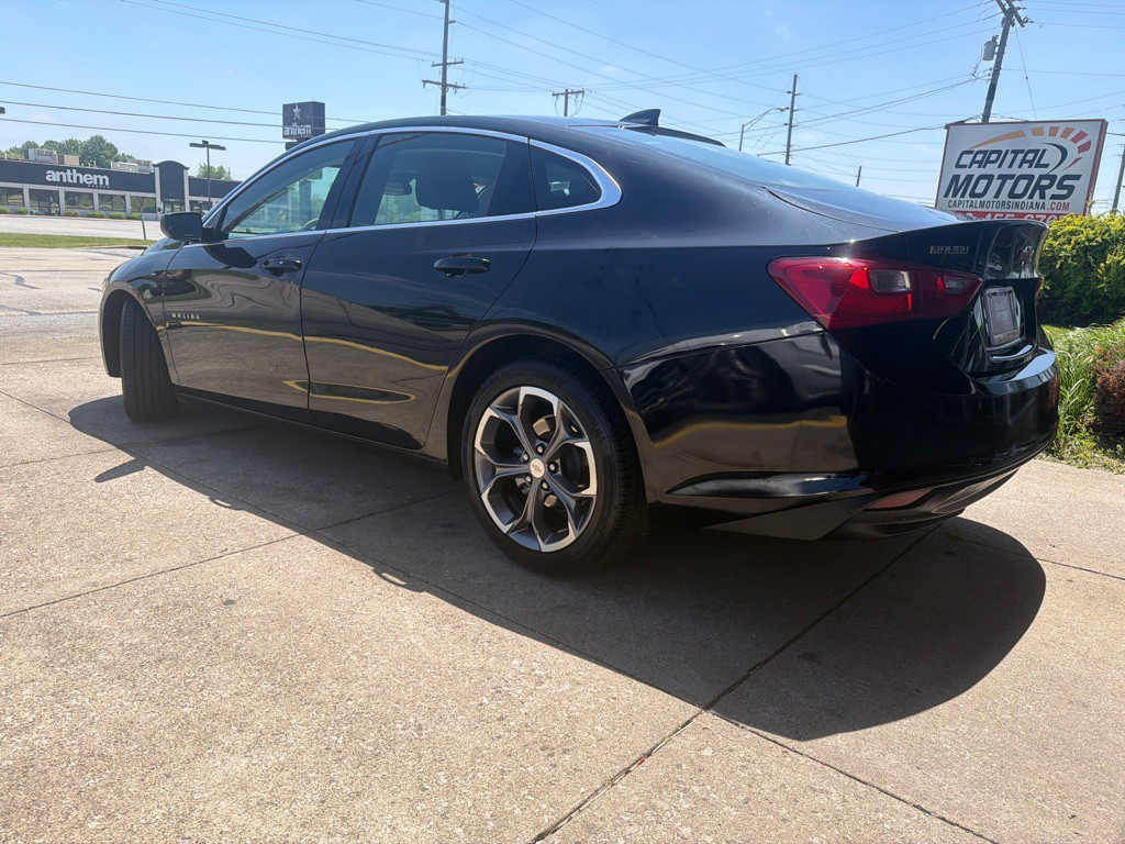 2023 Chevrolet Malibu Image 2