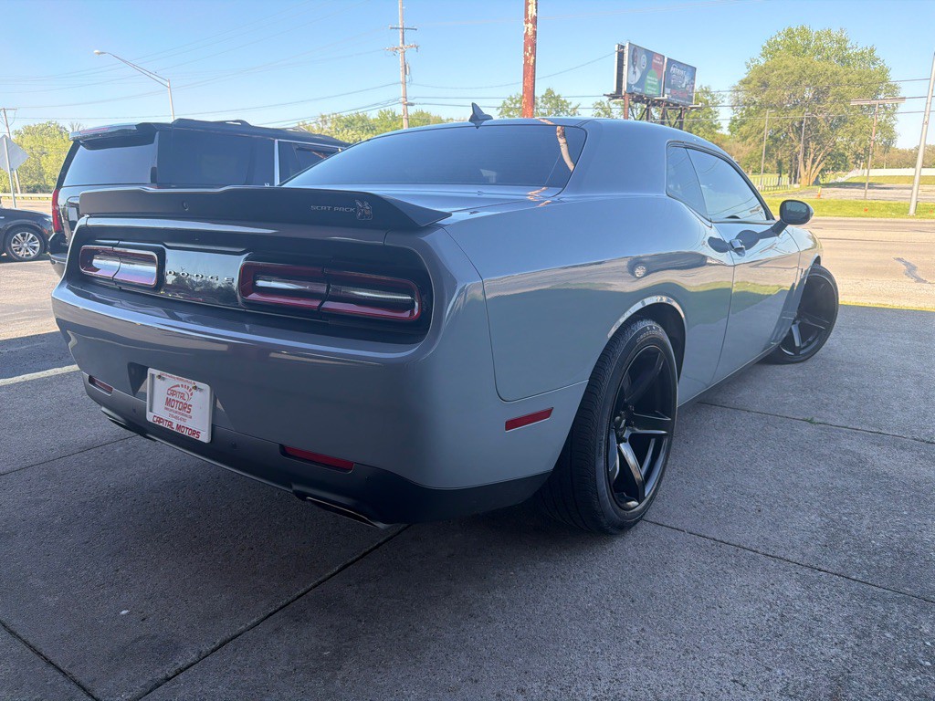 2021 Dodge Challenger Image 4