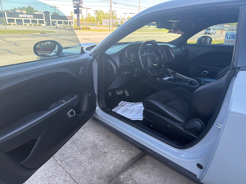 2021 Dodge Challenger Image 8