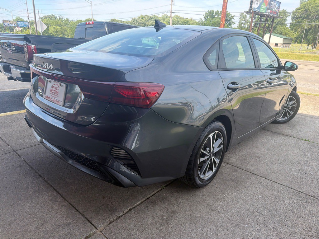 2023 Kia Forte Image 4