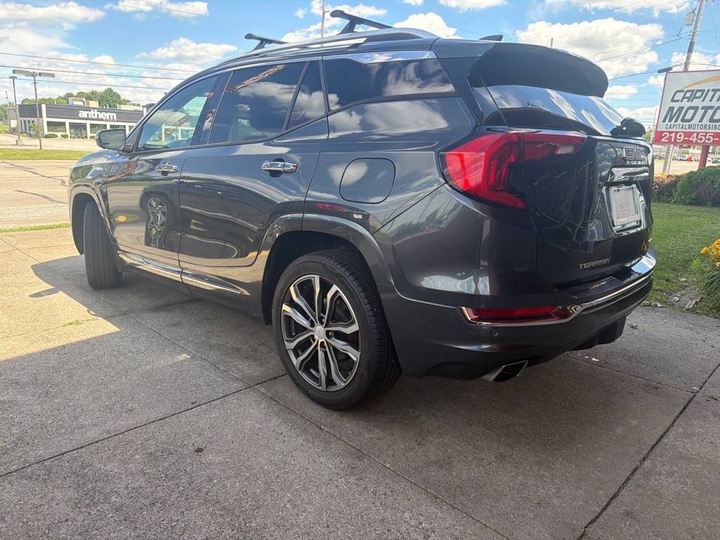2019 GMC Terrain Image 2