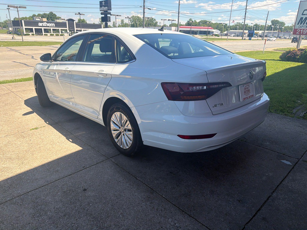 2019 Volkswagen Jetta Image 2