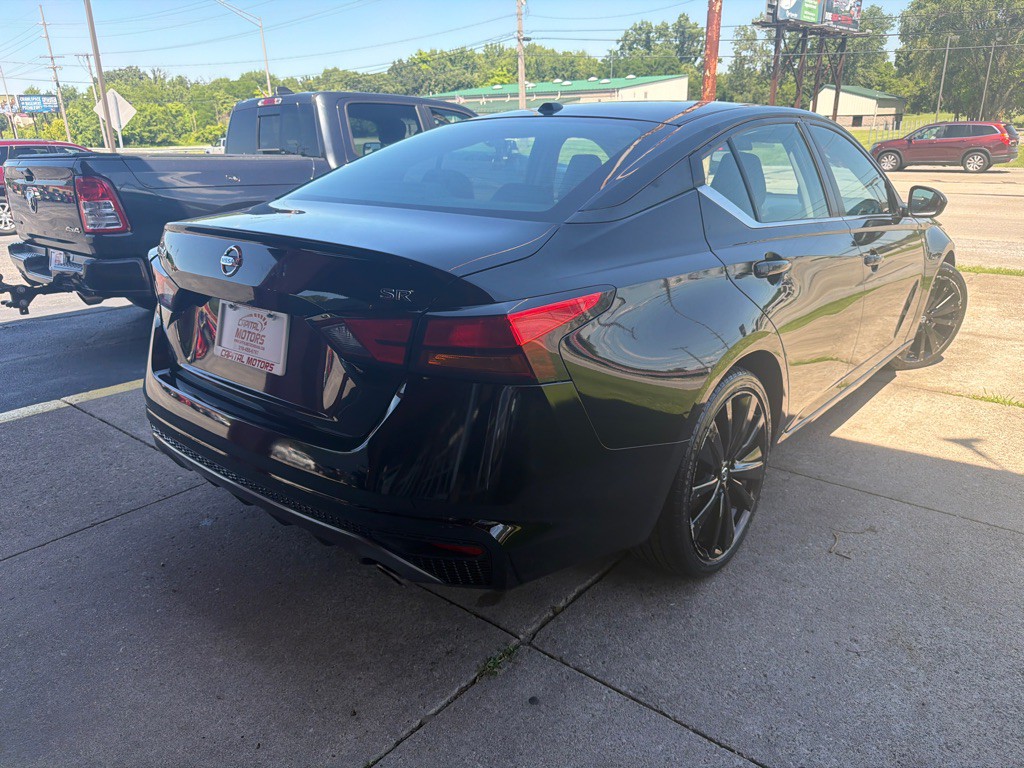 2021 Nissan Altima Image 4