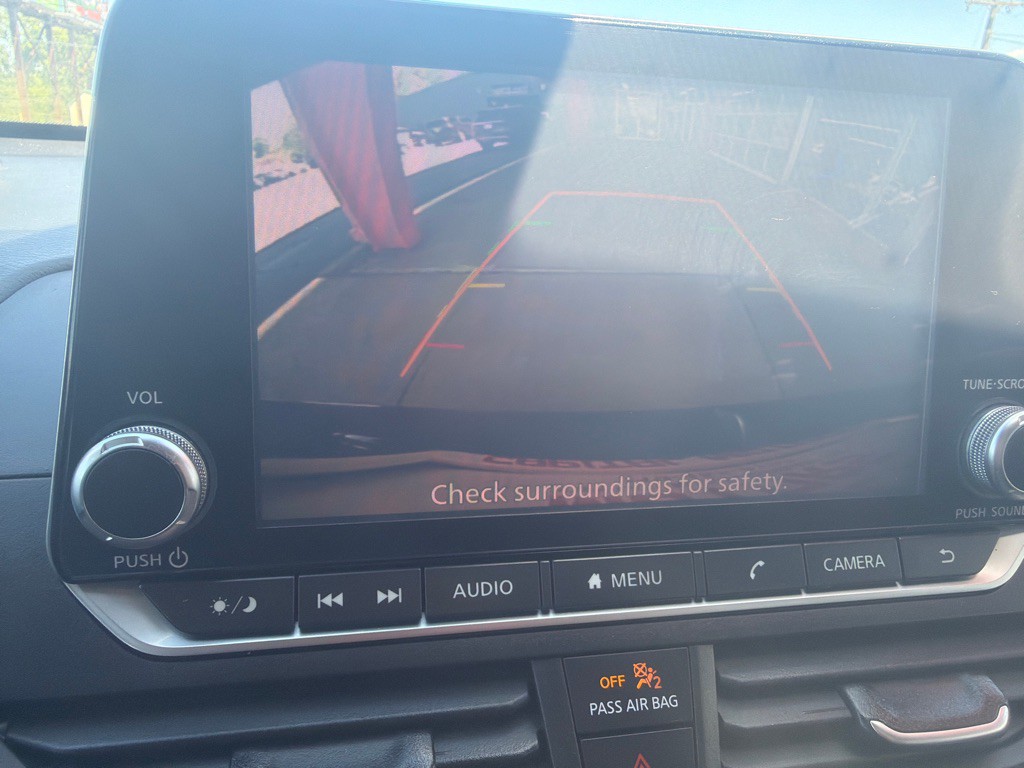 2021 Nissan Altima Image 8
