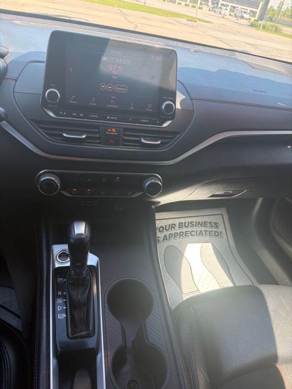 2021 Nissan Altima Image 9