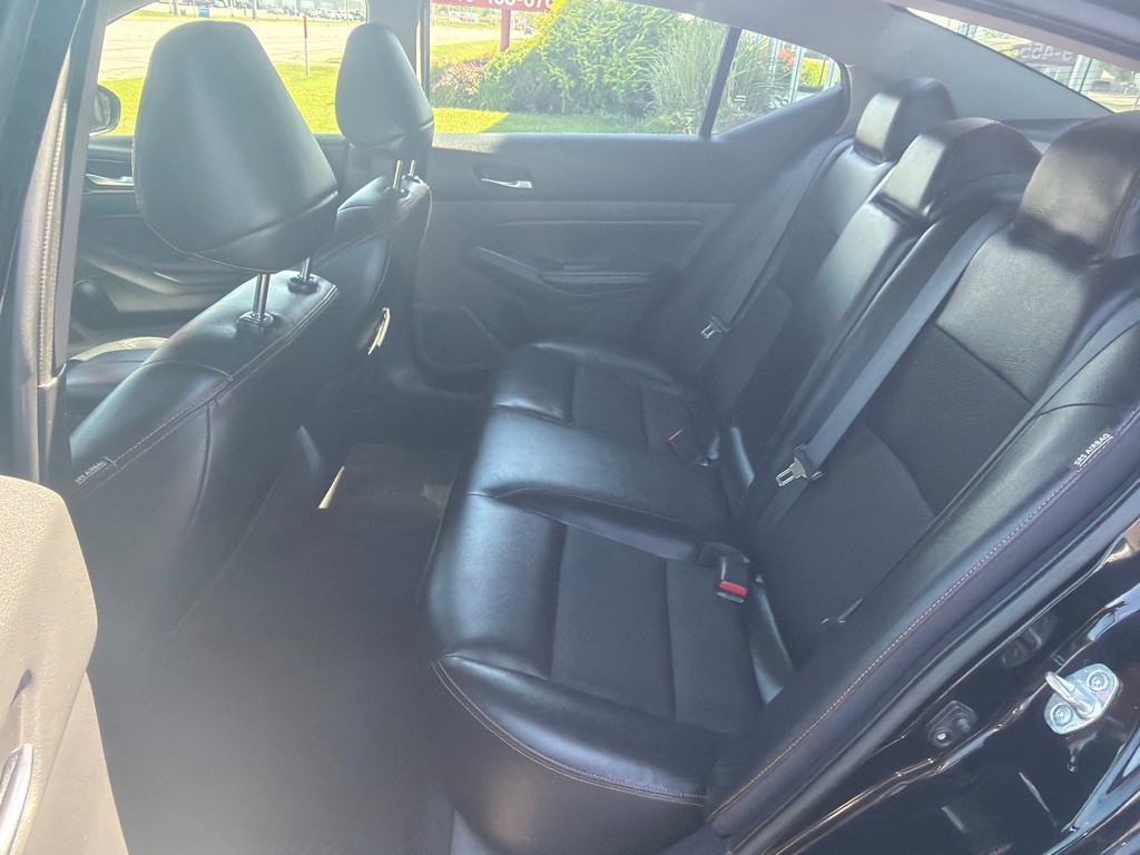 2021 Nissan Altima Image 10