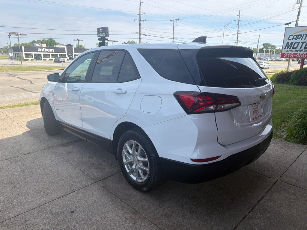 2022 Chevrolet Equinox Image 2
