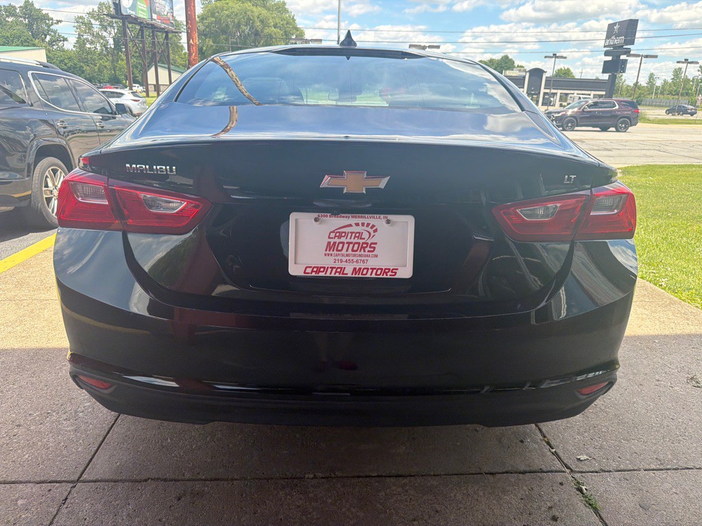 2023 Chevrolet Malibu Image 3