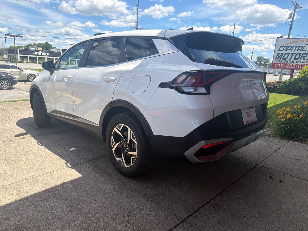 2023 Kia Sportage Image 2