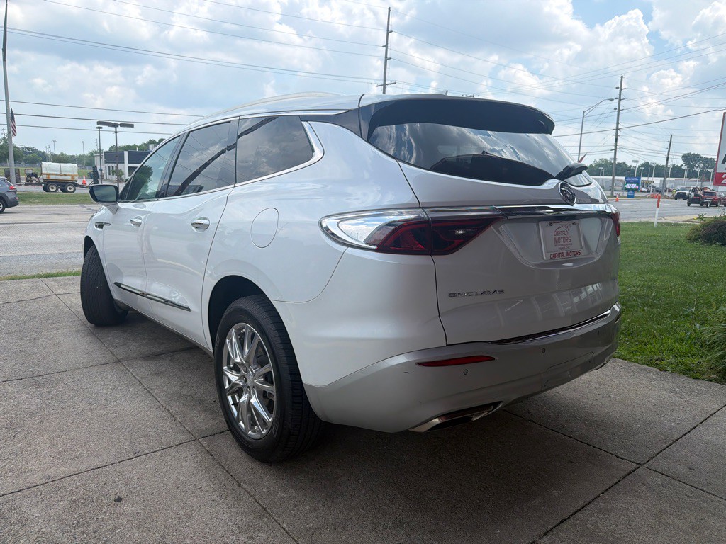 2022 Buick Enclave Image 2