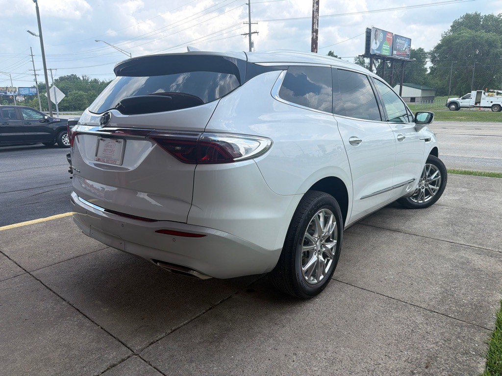 2022 Buick Enclave Image 3