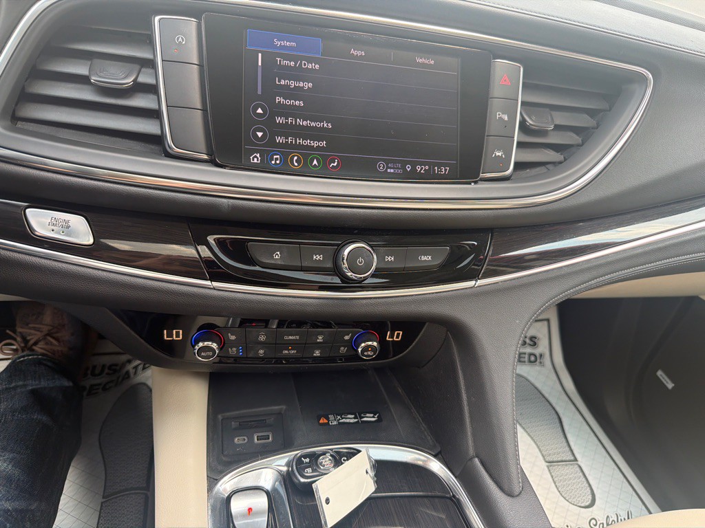 2022 Buick Enclave Image 8
