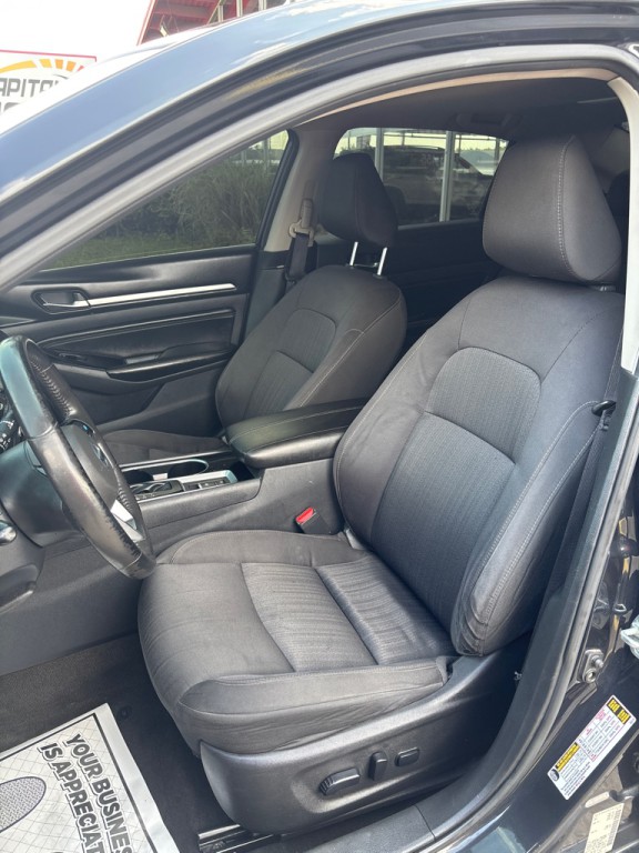 2022 Nissan Altima Image 9